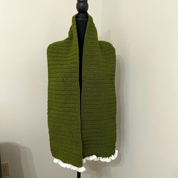 Knana Knots Accessories - NWT KNANA KNOTS. Crochet scarf, forest green with white ruffle ends